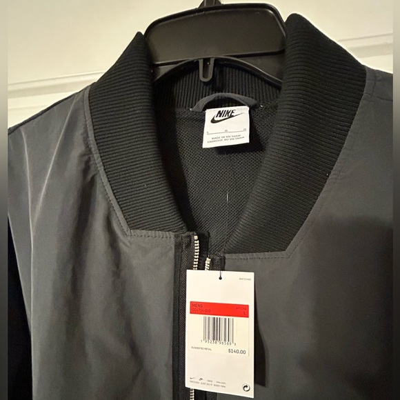 NWT NIKE BOMBER JACKET. NO DEFECTS. SZ LARGE. - Picture 3 of 7